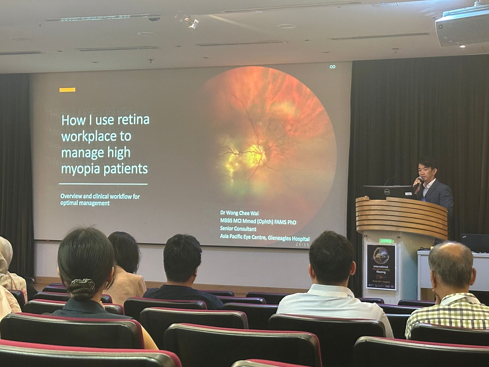 Dr. Wong presenting at the International Myopia Meeting 2025, Singapore
